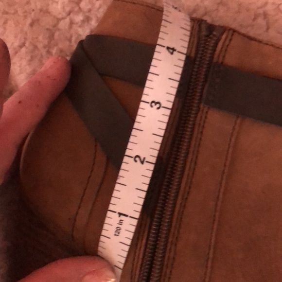 Franco Sarto size 10 like new (1 Flaw) Brown /cognac suede side zip bootie - Picture 10 of 12